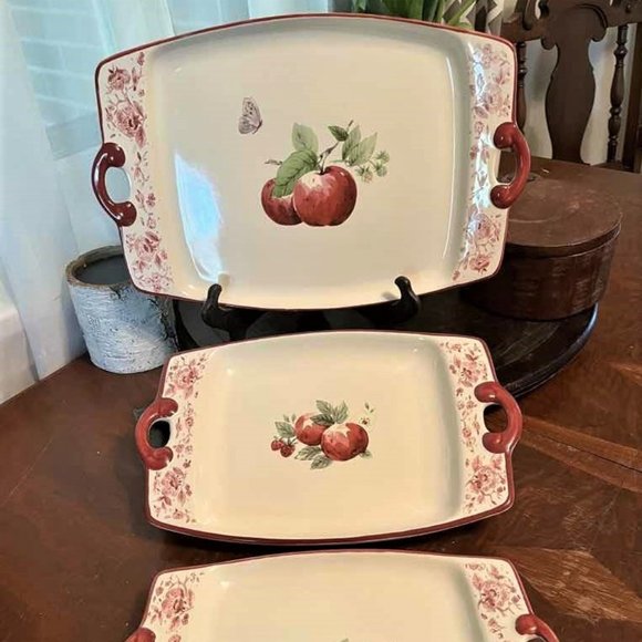 Pfaltzgraff Delicious 3Tray Serving Set | Nesting Platters | Serving Platters - Picture 3 of 16